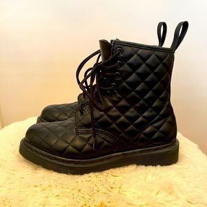 Dr. Martens Coralie boot Size 8